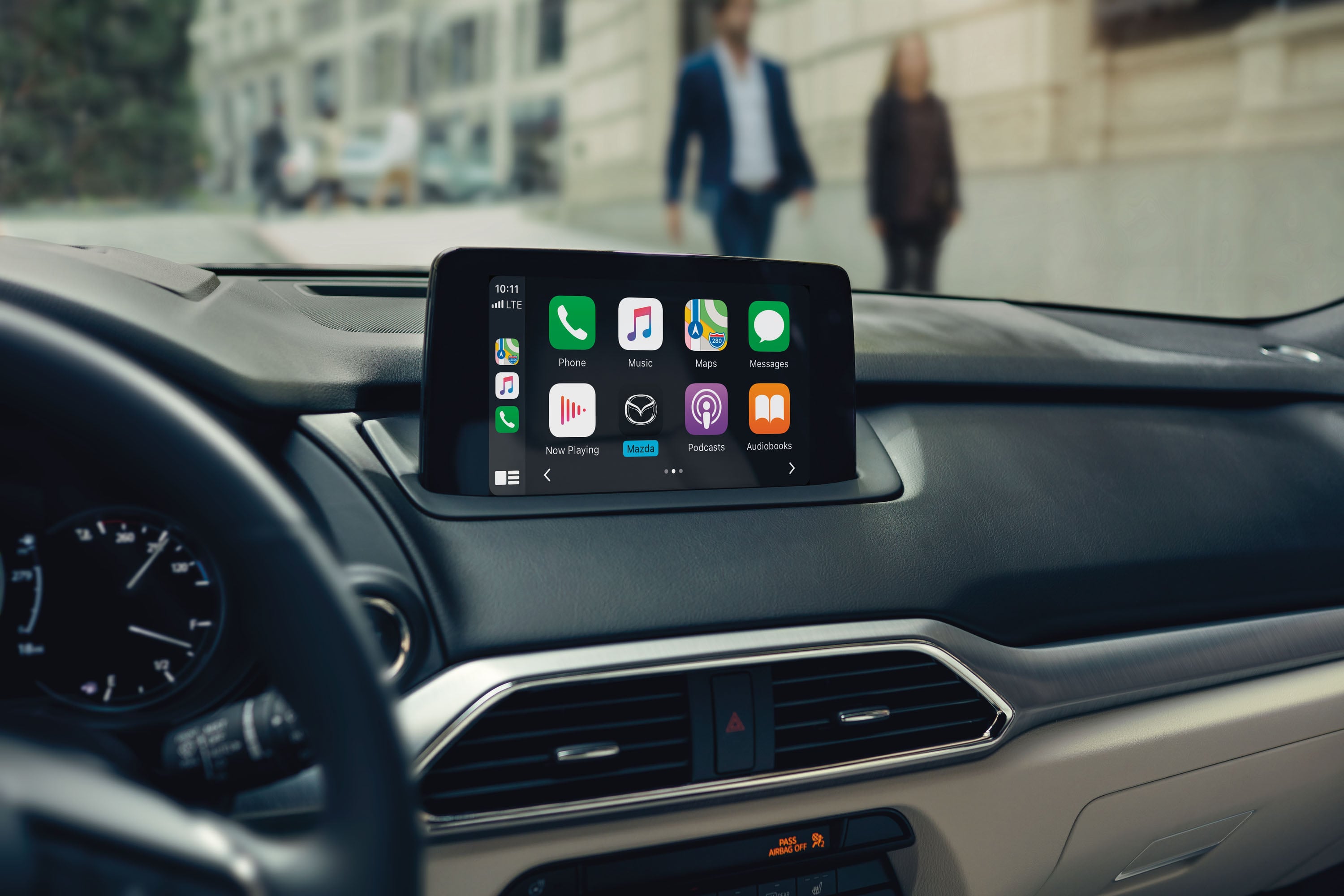 the dash of the 2020 Mazda CX-9, apple car play