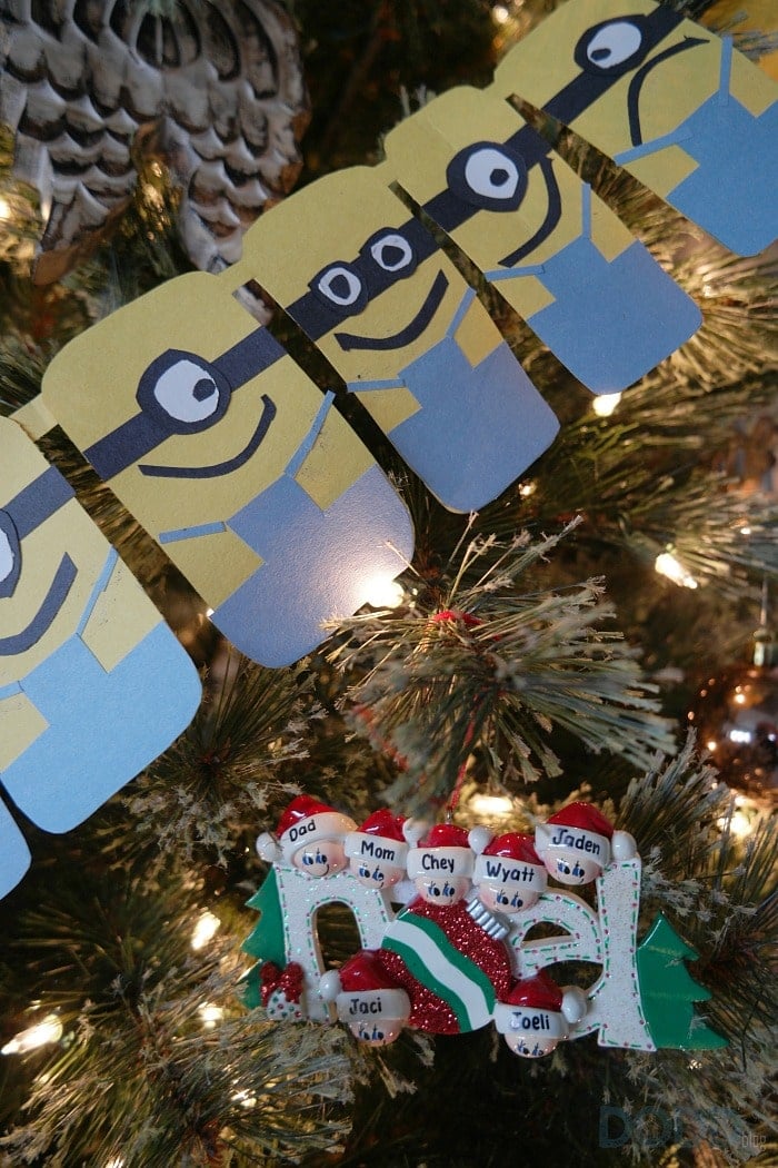 Minions Christmas Garland