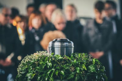 5 Touching Ways To Honor Your Deceased Loved One