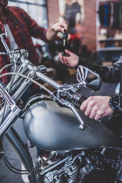 About to Buy a New Motorbike? Make Sure to Get These 7 Accessories Too
