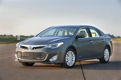 Toyota Avalon Hybrid Side