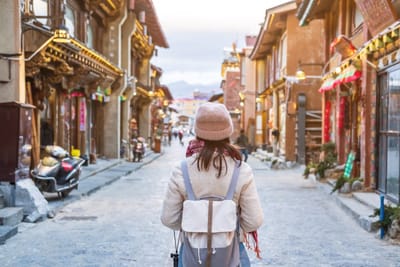 10 Travel Essentials to Buy for Your Next Trip