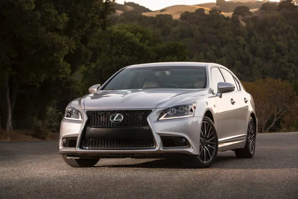 The Lexus LS 460 F-Sport: Family Comfort in a Spacious Ride - #LexusLS 460 #FSport
