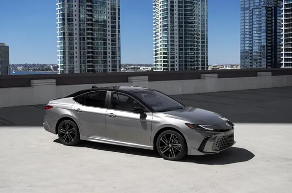 2025 Toyota Camry Hybrid XSE: A Family Sedan with Style, Efficiency, and Comfort