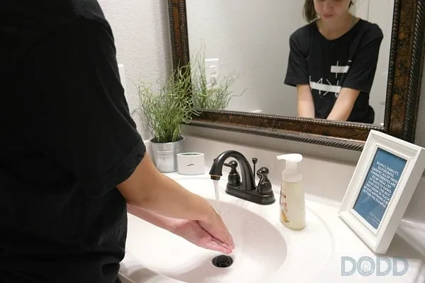 Febreze Small Places Bathroom