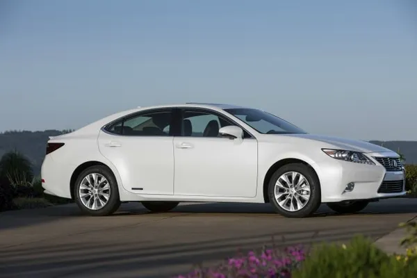 When Technology Performance and Style Come Together - Lexus ES 300H