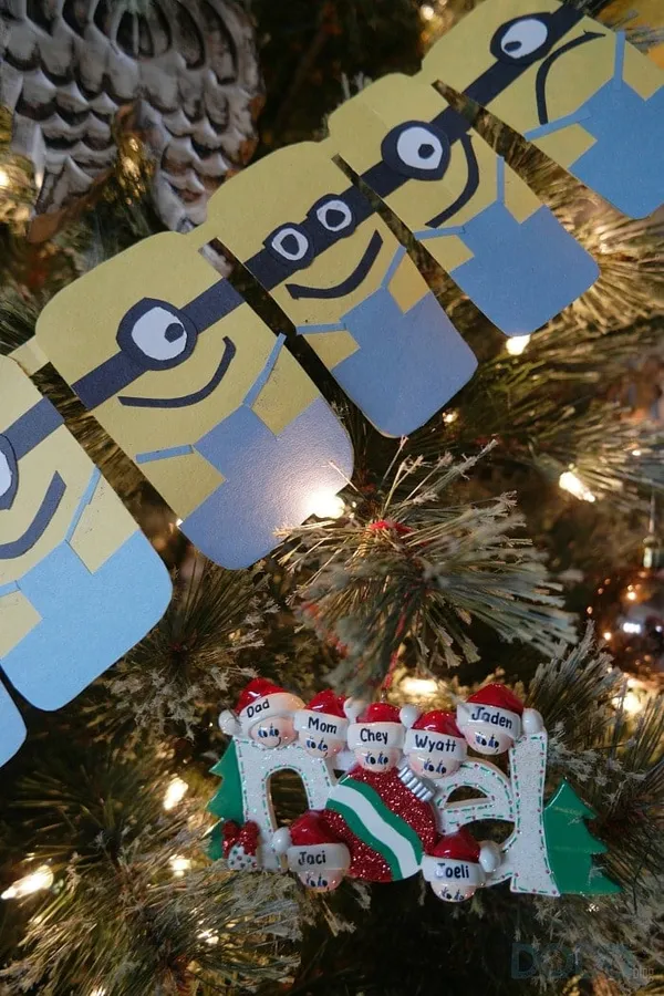 Minions Christmas Garland