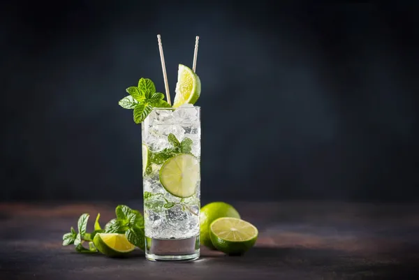 mojito with lime, mint and ice