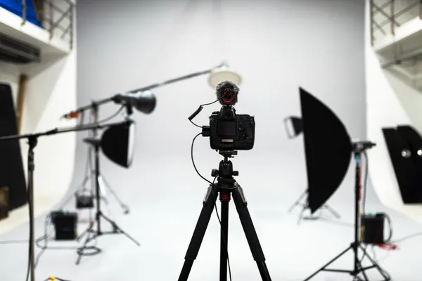 Light Stands 101: From Basics to Advanced Tips