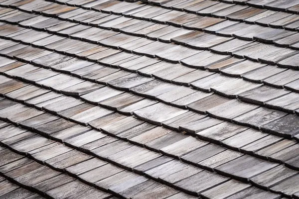 Is Your Roof Showing Signs of Damage? Here’s When to Call for Repairs