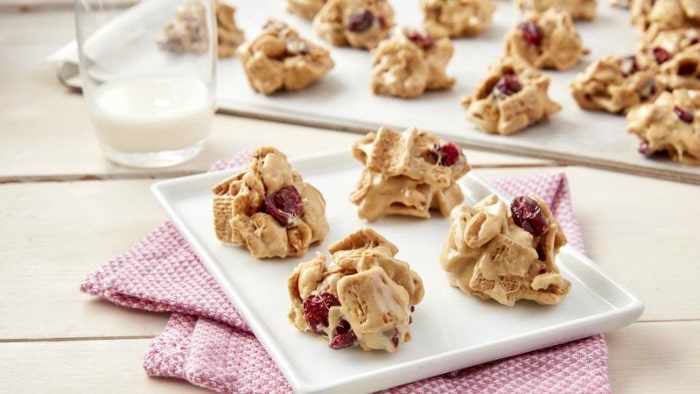 No-Bake Peanut Butter and Jelly Golden Grahams™ Cookies