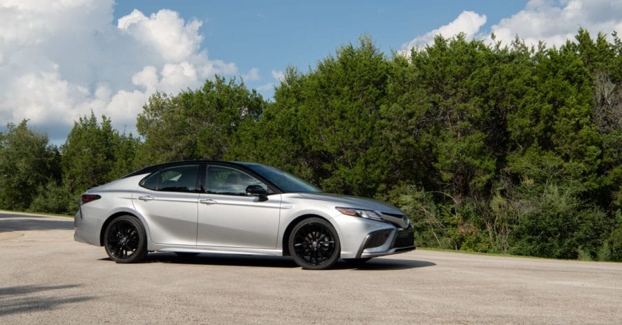 Toyota Camry Hybrid XSE, Top 6 Features of  the Toyota Camry Hybrid XSE, Days of a Domestic Dad