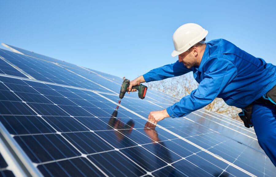 Installing Solar Panels On Your Roof, 3 Things To Have In Mind Before Installing Solar Panels On Your Roof, Days of a Domestic Dad