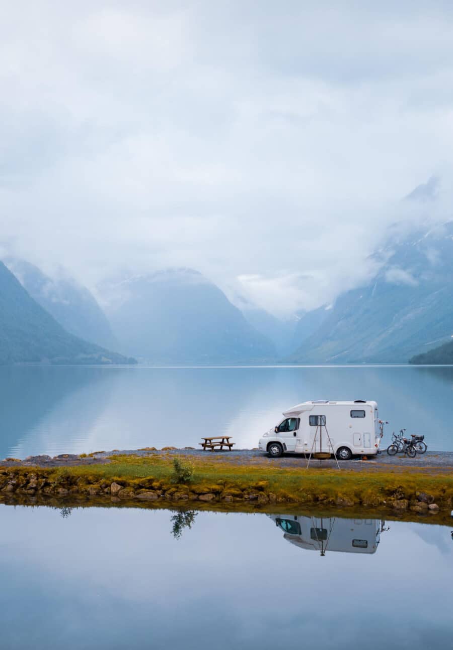 5 Tips to Find the Best Camper for your Road Journey
