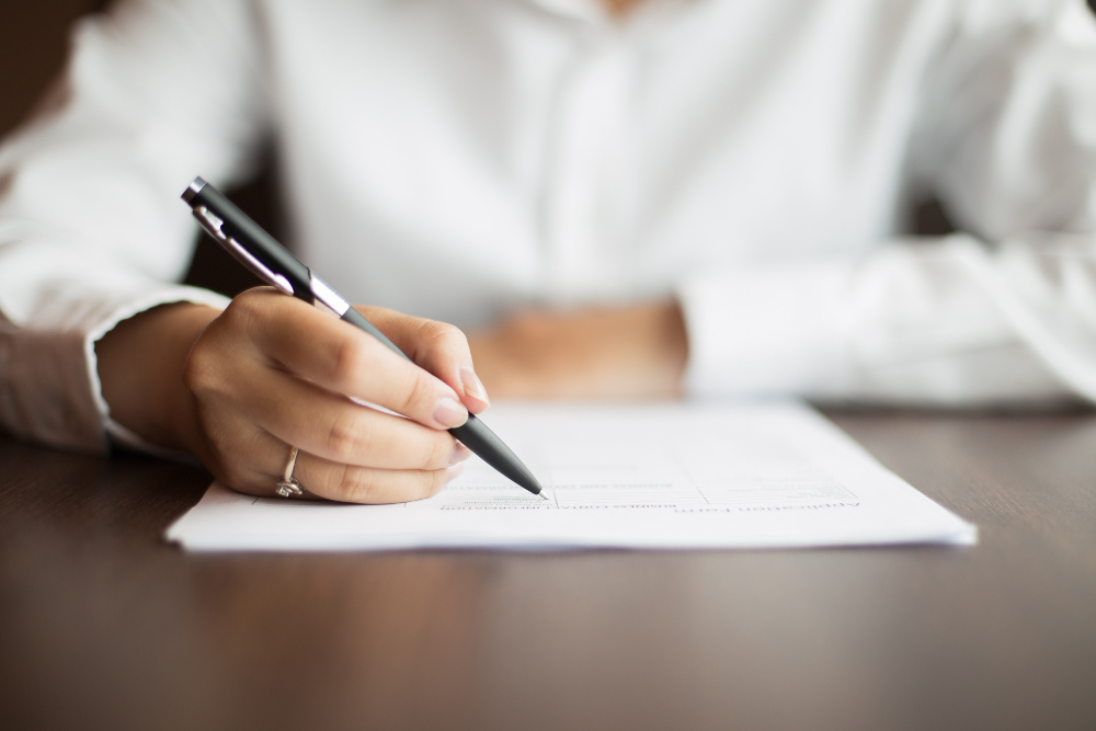 Essential Questions to Ask the Landlord Before Signing Lease Agreement: Crucial Inquiries