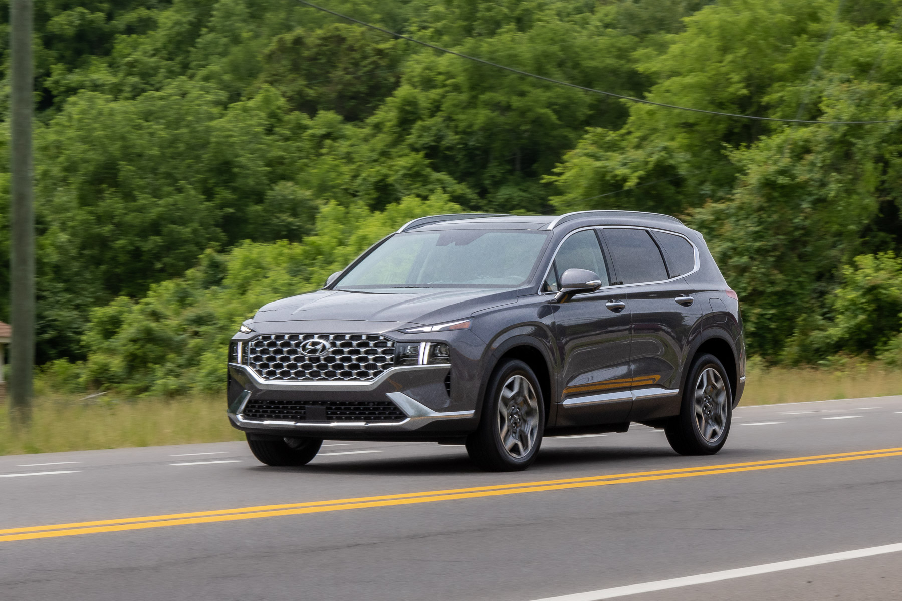 Discover the Luxury and Efficiency of the 2023 Hyundai Santa Fe Hybrid Limited